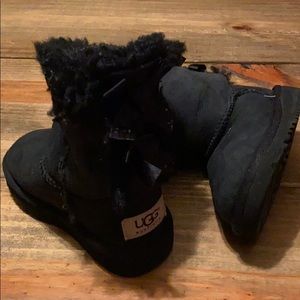 Ugg boots toddler size 8